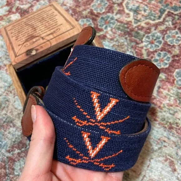 Smathers and Branson UVA V Sabres Needlepoint Belt in Dark Navy - Picture 4 of 8